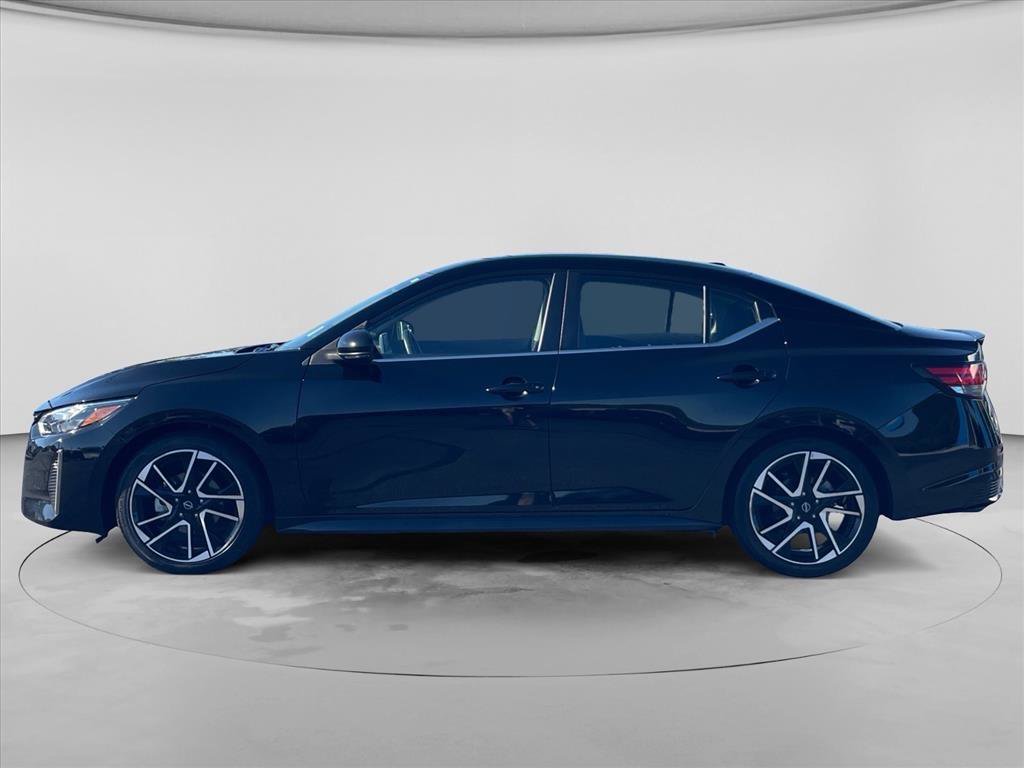 Used 2025 Nissan Sentra SR FWD image 4