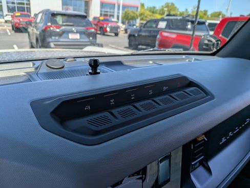 Used 2022 Ford Bronco Badlands AWD/4WD image 36