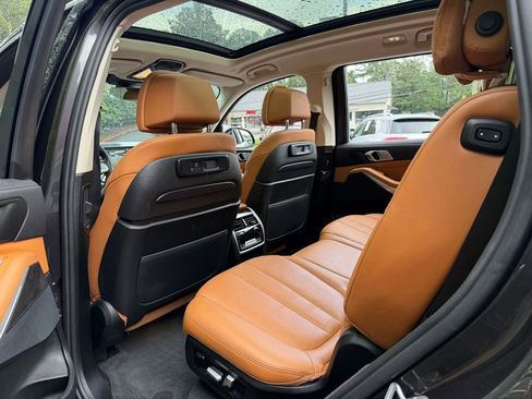Used 2022 BMW X7 xDrive40i w/ Premium Package AWD/4WD image 29