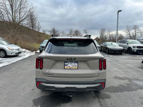 Used 2025 Kia Sorento SX Prestige w/ Olive Brown Leather Package image 6