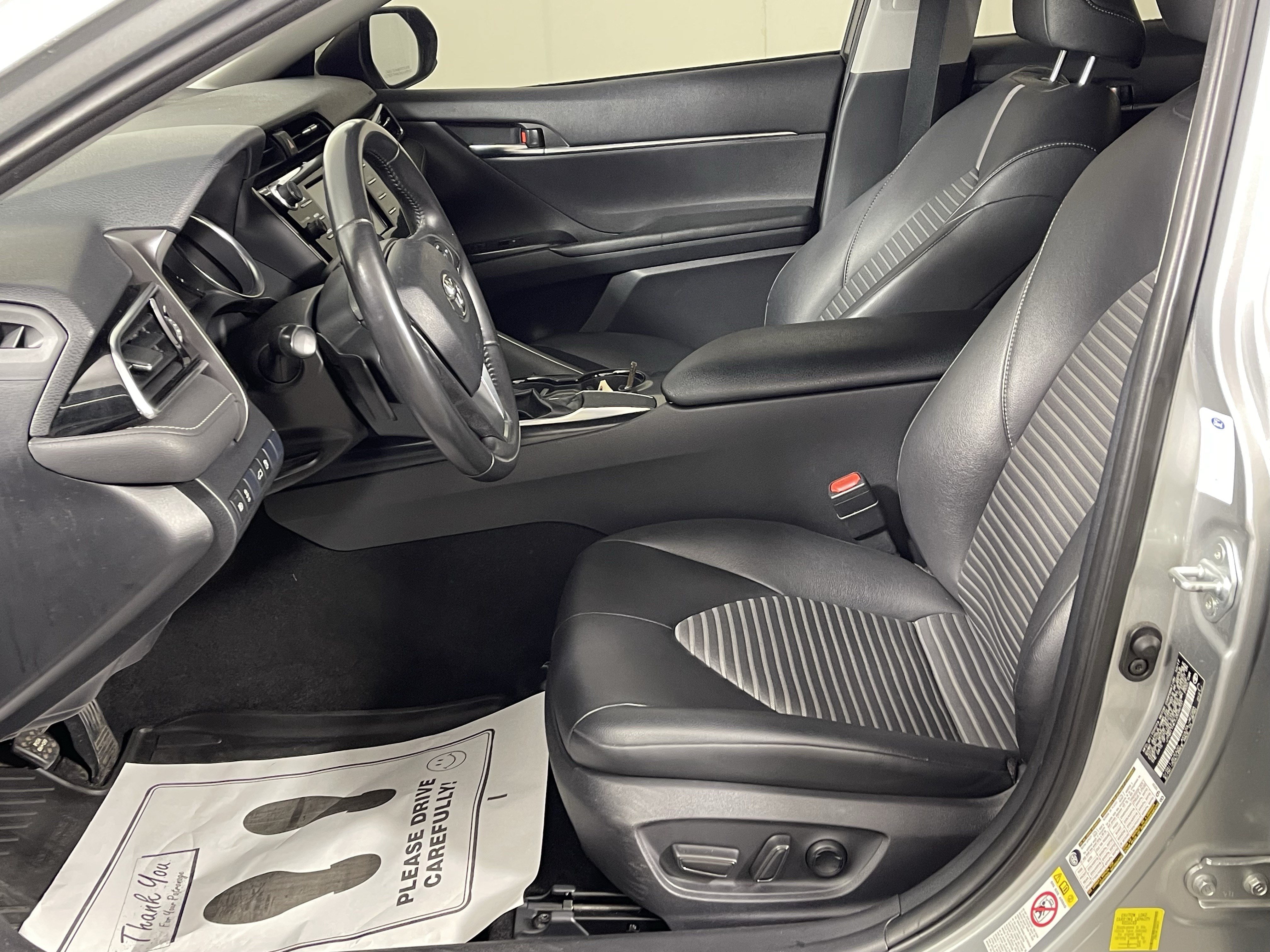 Used 2018 Toyota Camry SE FWD image 11