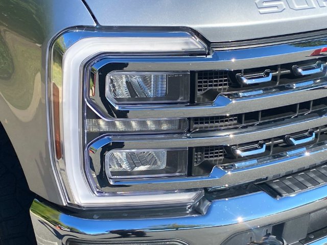 Used 2024 Ford F250 Lariat w/ Lariat Ultimate Package AWD/4WD image 4