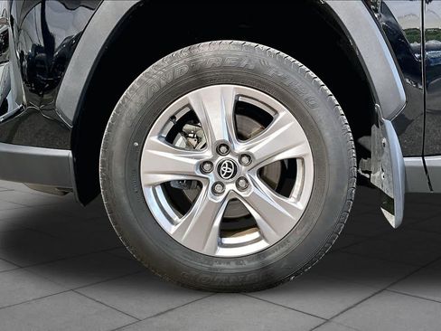 Used 2023 Toyota RAV4 XLE w/ Convenience Package AWD/4WD image 11