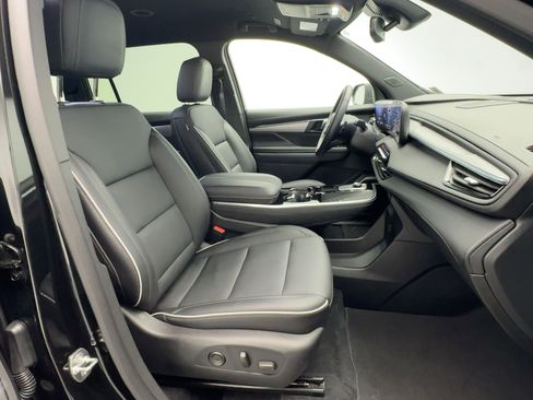 Certified 2025 Buick Enclave Preferred image 28