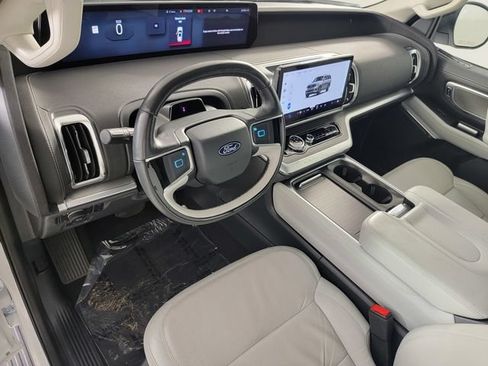 Certified 2025 Ford Expedition Platinum AWD/4WD image 12