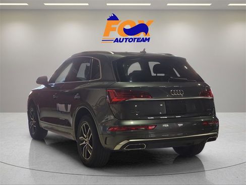 Used 2023 Audi Q5 2.0T Premium w/ Convenience Package image 3