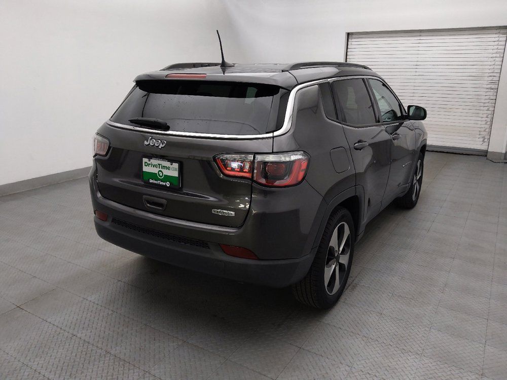 Used 2017 Jeep Compass Latitude w/ Popular Equipment Group FWD image 9