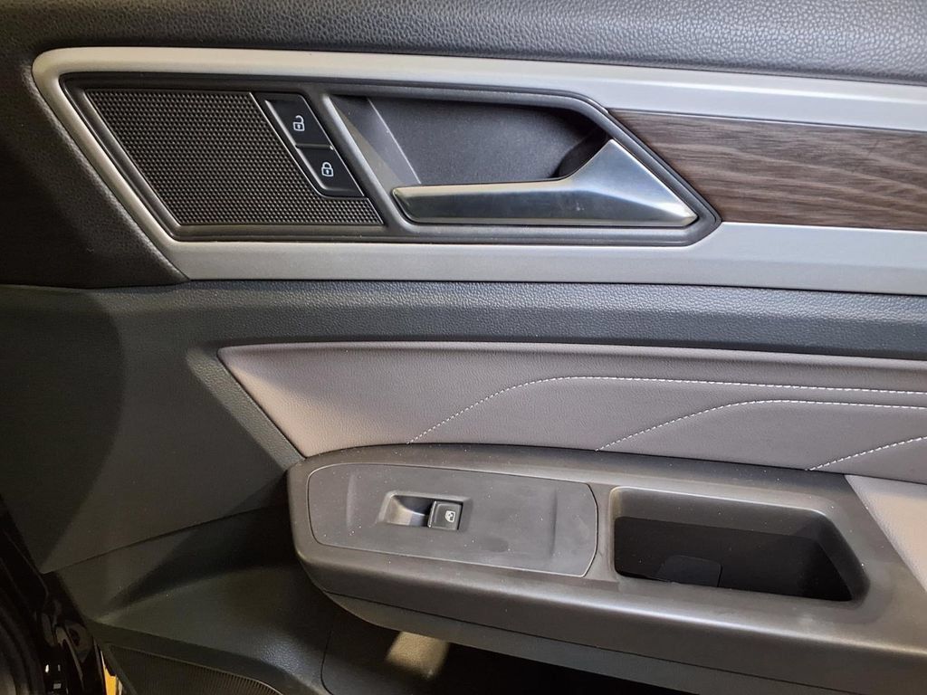 Used 2022 Volkswagen Atlas SE AWD/4WD image 31