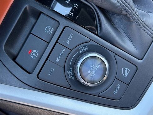 Used 2024 Toyota RAV4 Adventure image 38