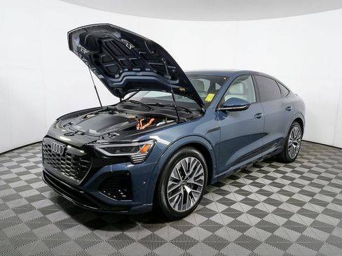 Certified 2024 Audi Q8 e-tron Prestige image 35