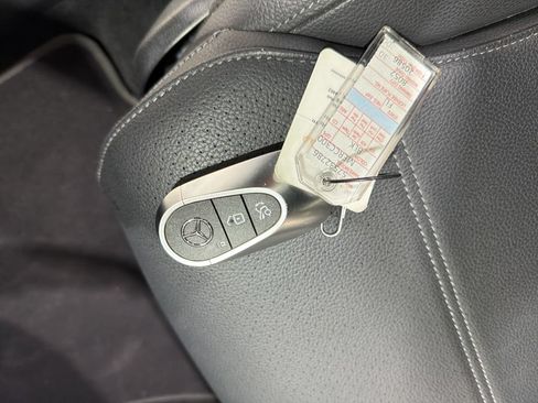 Used 2025 Mercedes-Benz C 300 4MATIC Sedan image 28