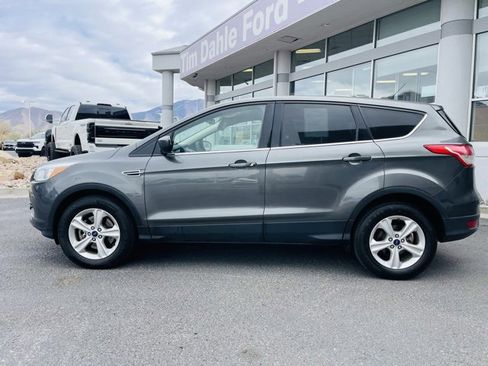 Used 2016 Ford Escape SE image 2
