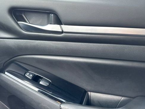 Used 2023 Nissan Altima 2.5 SV image 18