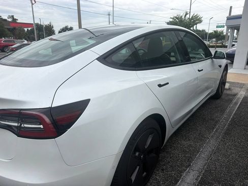 Used 2021 Tesla Model 3 Standard Range Plus RWD image 6