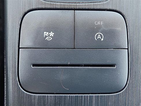 Used 2022 Ford Escape SE w/ SE Sport Appearance Package image 19