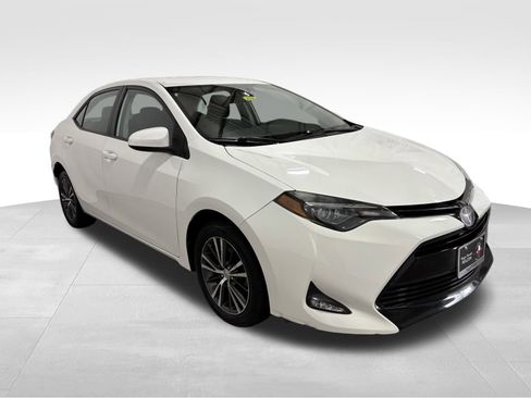 Used 2019 Toyota Corolla LE w/ LE Premium Package image 3
