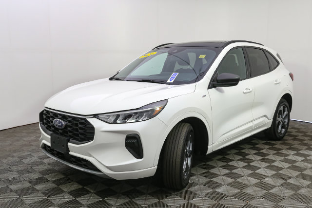 Used 2024 Ford Escape ST-Line w/ Tech Pack #1 AWD/4WD image 5