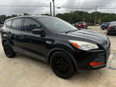 Used 2015 Ford Escape S FWD image 4