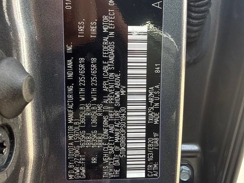 Used 2023 Toyota Highlander XLE AWD/4WD image 27