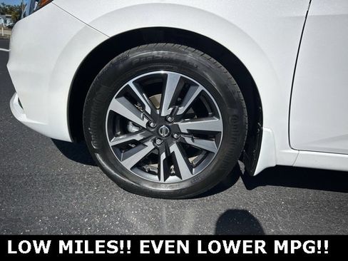 Used 2022 Nissan Versa SV w/ Trunk Package image 9
