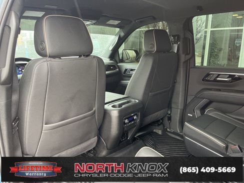 Used 2025 Chevrolet Suburban Premier image 17