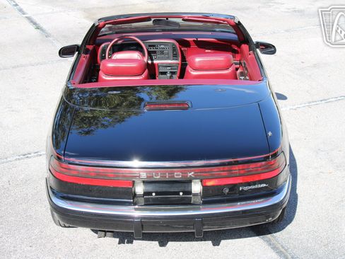 Used 1990 Buick Reatta Convertible image 16