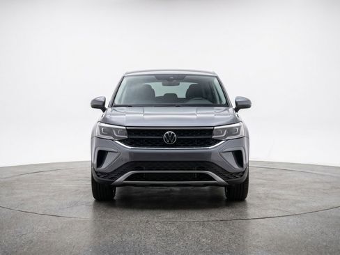 Used 2025 Volkswagen Taos S AWD/4WD image 2