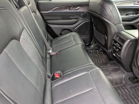 Used 2023 Jeep Grand Cherokee Overland image 36