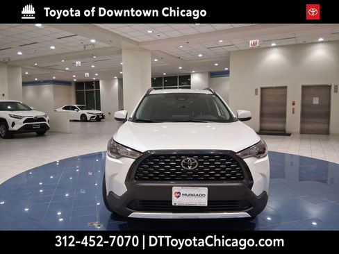 Used 2023 Toyota Corolla Cross LE image 2