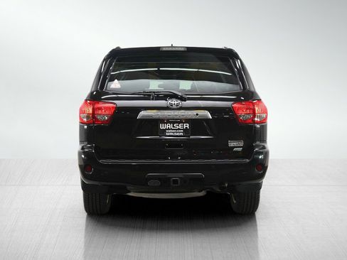 Used 2017 Toyota Sequoia Platinum AWD/4WD image 4