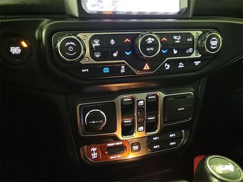 Used 2021 Jeep Wrangler Unlimited Rubicon 4xe w/ Cold Weather Group image 20