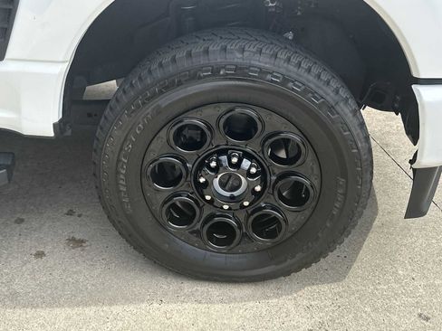 Used 2024 Ford F250 Lariat w/ Black Appearance Package image 24