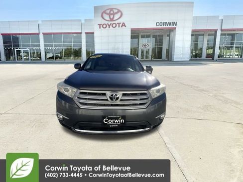 Used 2011 Toyota Highlander 4WD image 3