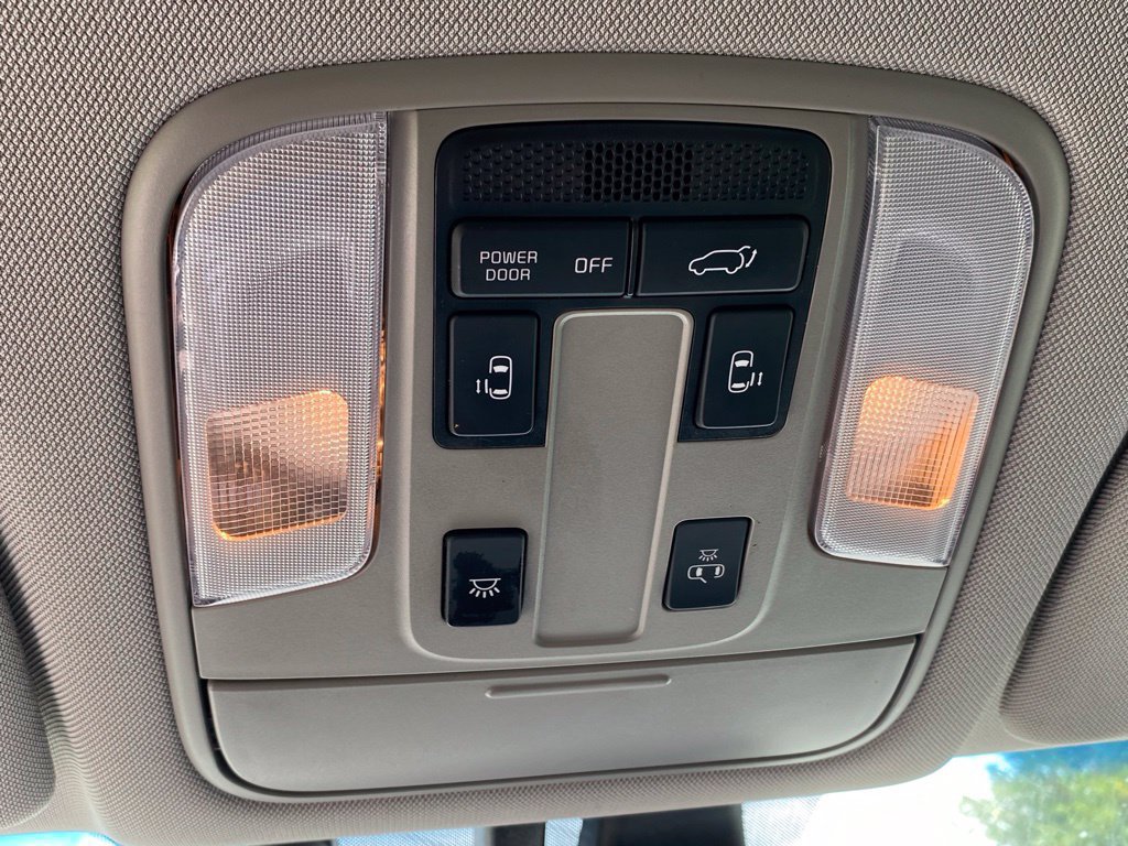 Used 2018 Kia Sedona SX Limited FWD image 25