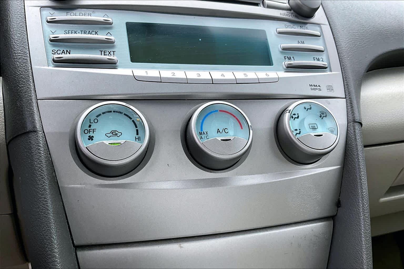 Used 2009 Toyota Camry LE FWD image 32