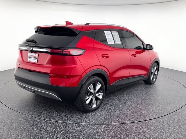 Used 2023 Chevrolet Bolt EUV LT w/ Convenience Package FWD image 5