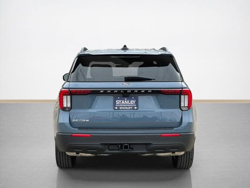 New 2026 Ford Explorer Active RWD image 7