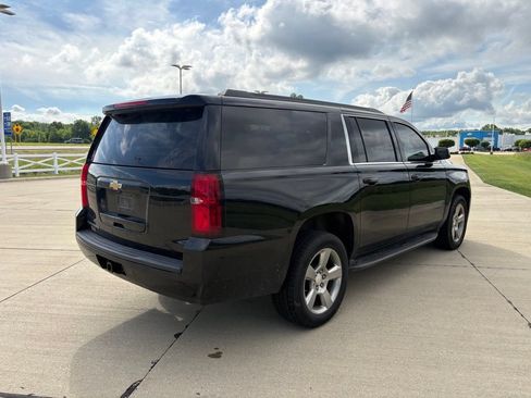 Used 2018 Chevrolet Suburban LS AWD/4WD image 6