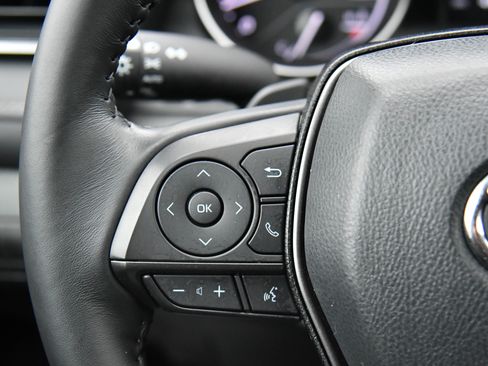 Used 2024 Toyota Camry SE w/ Convenience Package image 31