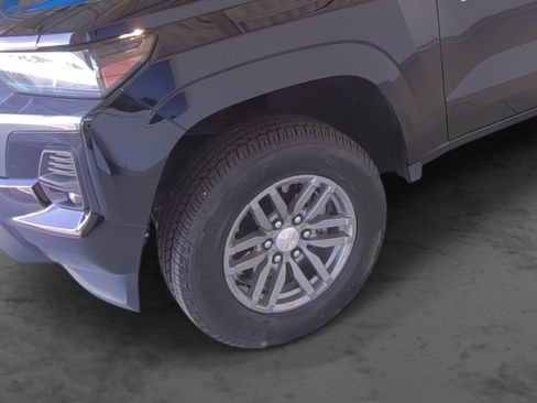 Used 2024 Chevrolet Colorado LT w/ LT Convenience Package II AWD/4WD image 7