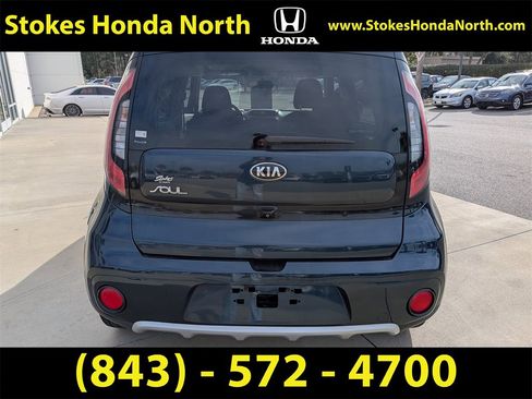 Used 2017 Kia Soul + image 5