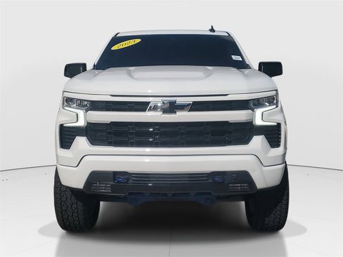 Used 2023 Chevrolet Silverado 1500 RST image 2