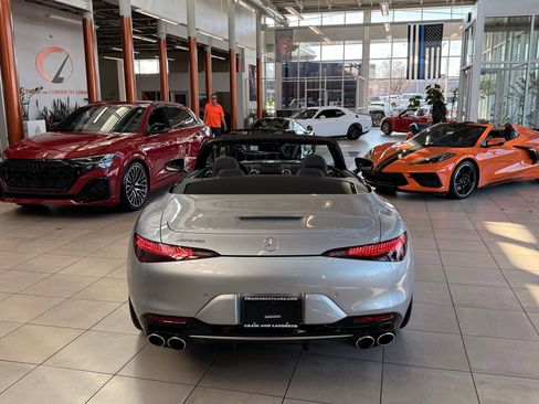 Used 2023 Mercedes-Benz SL 43 AMG w/ Driver Assistance Package image 16