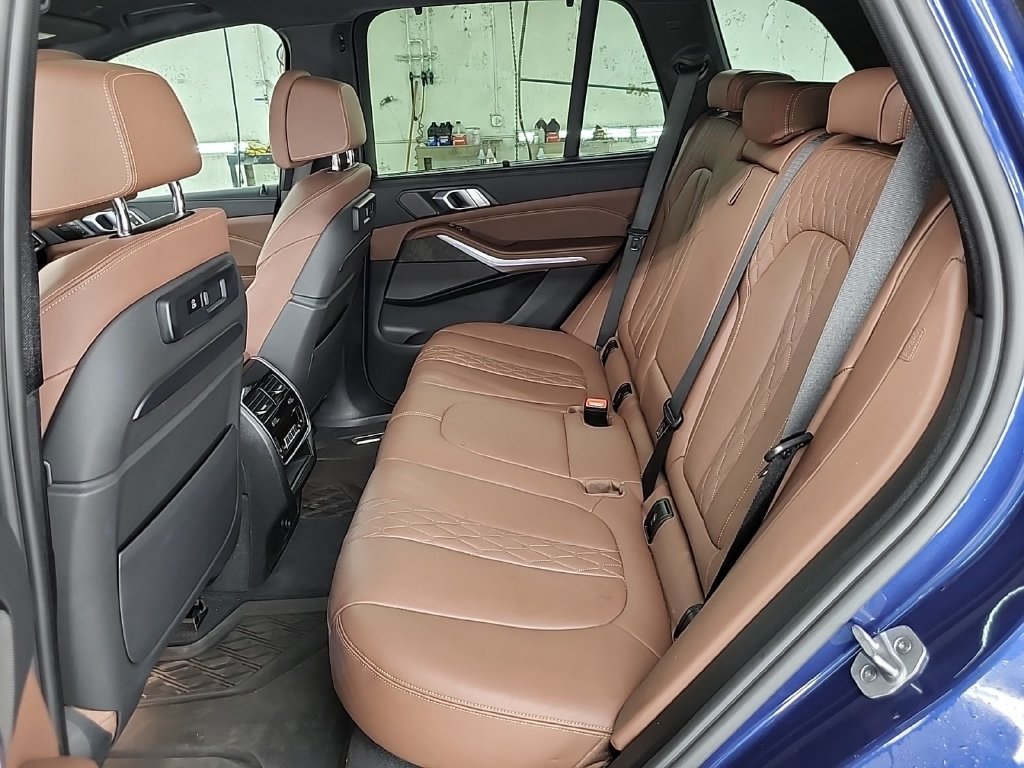 Used 2021 BMW X5 xDrive45e w/ M Sport Package AWD/4WD image 4