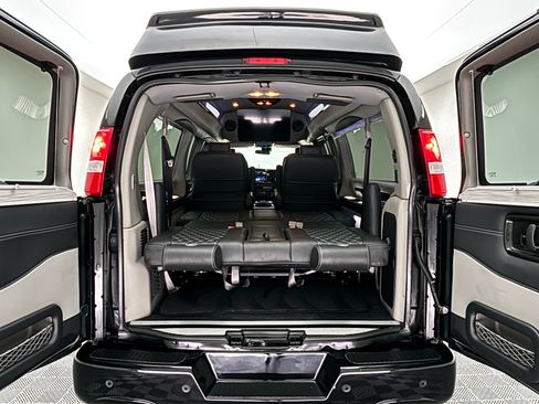 Used 2025 GMC Savana 2500 Extended w/ Driver Convenience Package RWD image 11