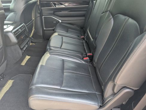 Used 2024 Jeep Wagoneer L 4WD w/ Premium Group I image 12