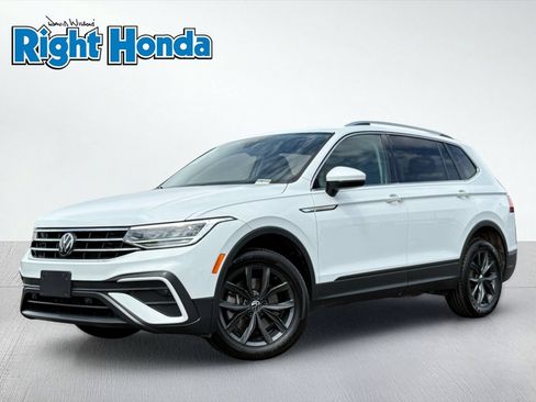 Used 2024 Volkswagen Tiguan SE AWD/4WD image 2