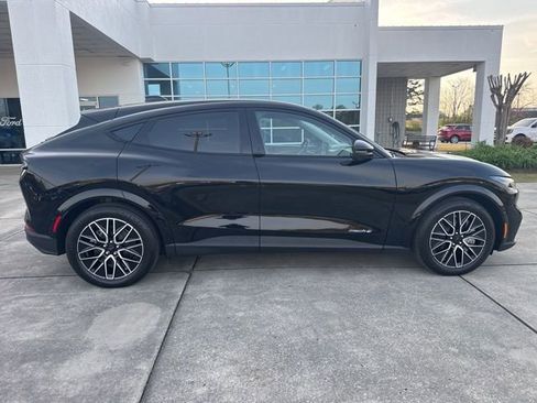 Used 2025 Ford Mustang Mach-E Premium image 8