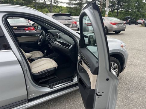 Used 2017 BMW X1 xDrive28i AWD/4WD image 10