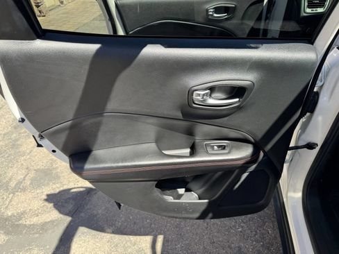 Used 2020 Jeep Compass Trailhawk AWD/4WD image 22